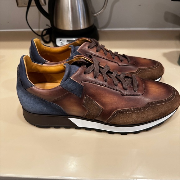 Worn for three hours inside a restaurant - Picture 7 of 9